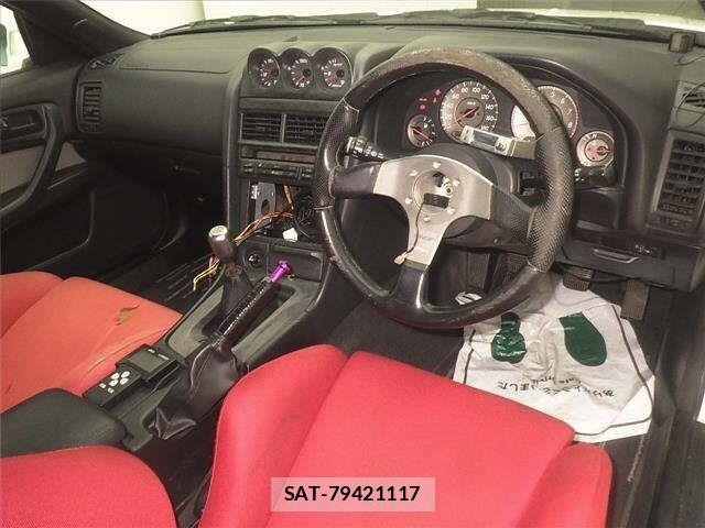 Nissan SKYLINE 2000 8717945-3