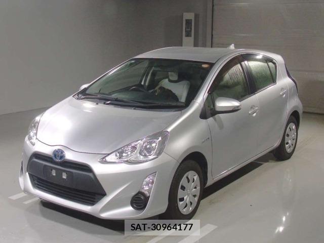 Toyota AQUA 2015 8862374-0