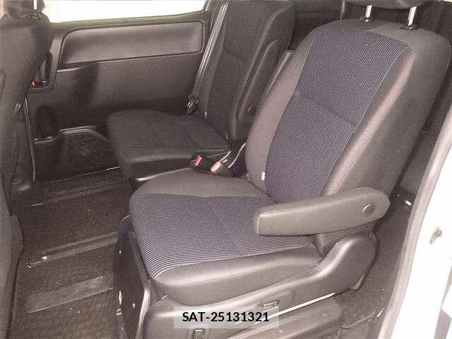 Toyota NOAH 2015 8722682-7