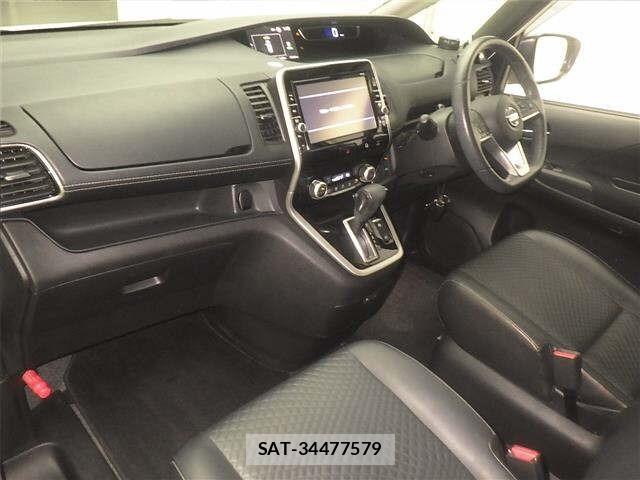 Nissan SERENA 2019 8672827-4