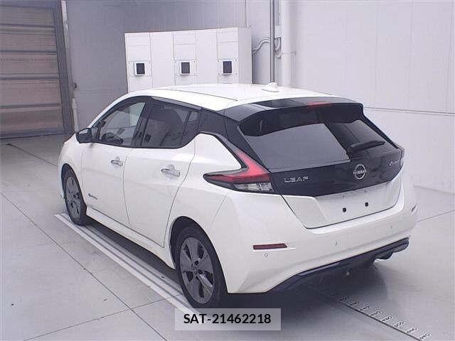 Nissan LEAF 2022 8675770-1