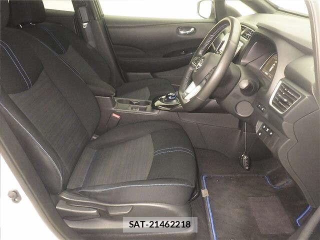 Nissan LEAF 2022 8675770-5