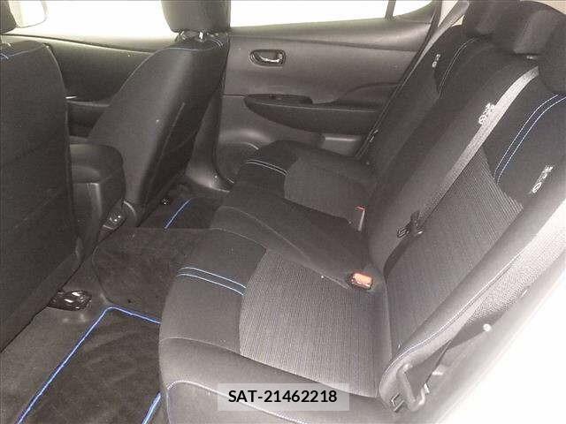 Nissan LEAF 2022 8675770-7
