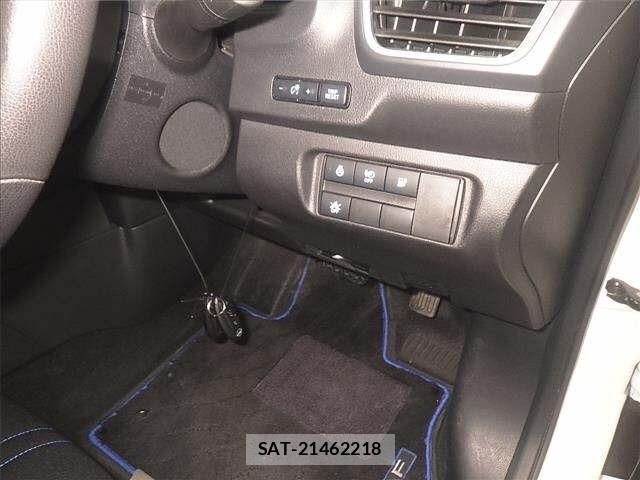 Nissan LEAF 2022 8675770-8