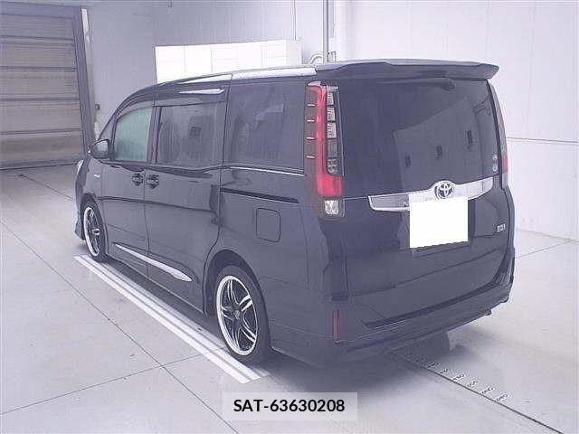 Toyota NOAH 2016 8722683-1