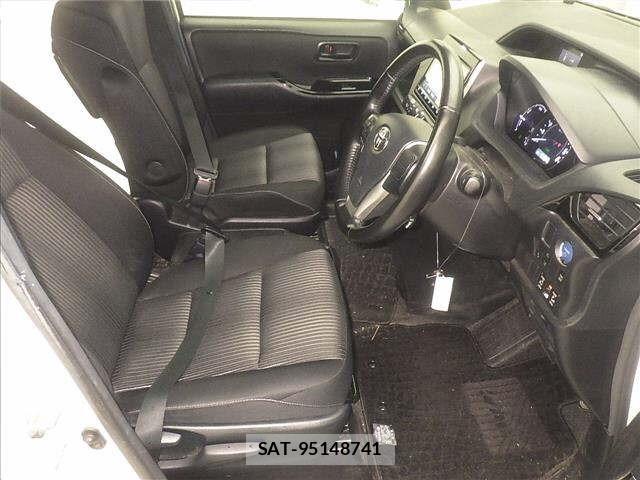 Toyota NOAH 2020 8722684-5