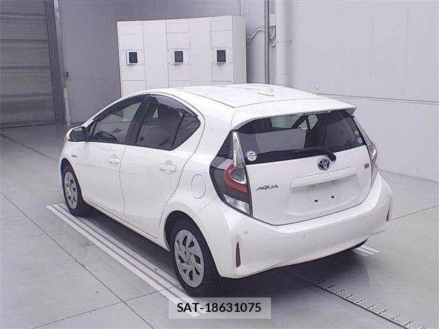 Toyota AQUA 2019 8949755-1