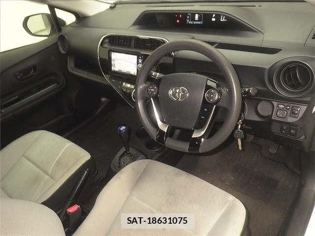 Toyota AQUA 2019 8949755-3