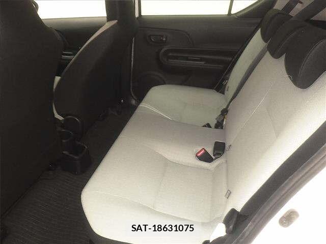 Toyota AQUA 2019 8949755-7