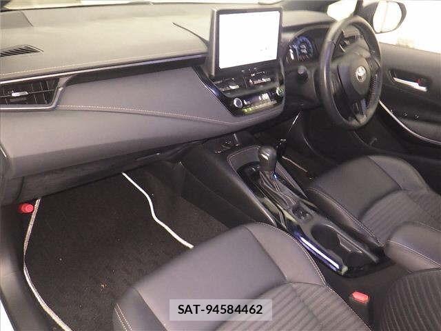 Toyota COROLLA TOURING 2024 8717220-4