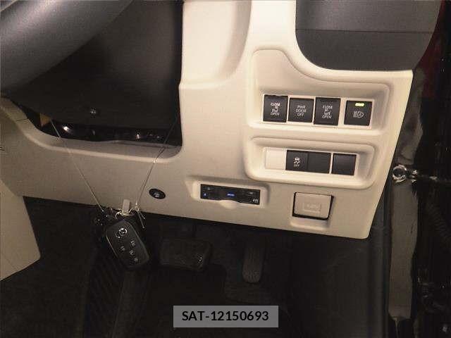 Toyota SIENTA 2023 8672328-8