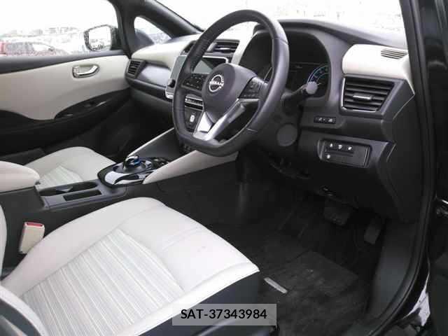 Nissan LEAF 2022 8675797-3