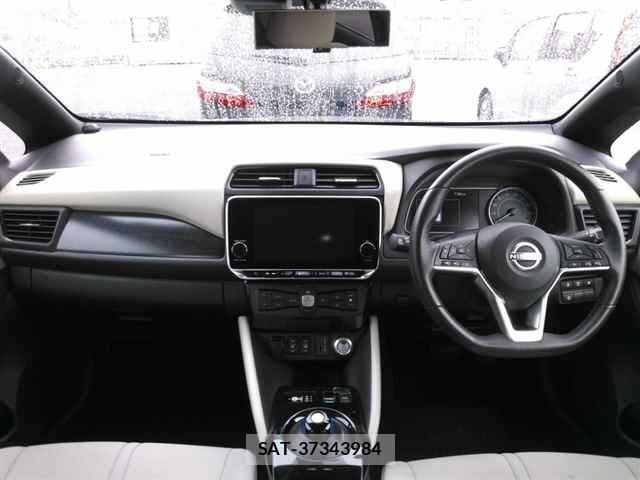 Nissan LEAF 2022 8675797-8