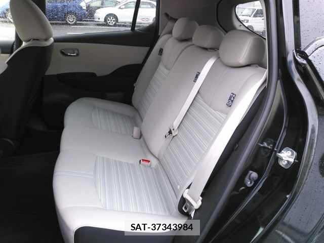 Nissan LEAF 2022 8675797-9