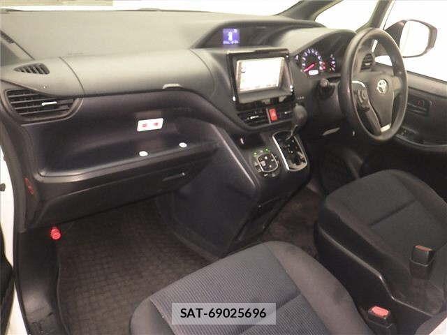 Toyota NOAH 2016 8722685-4