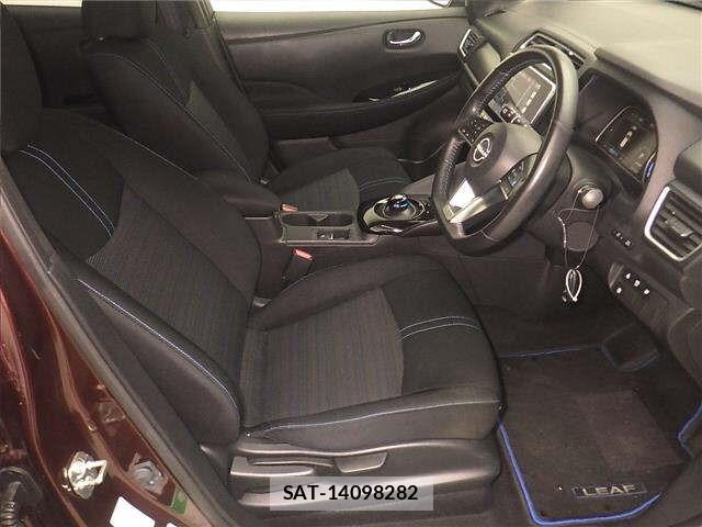 Nissan LEAF 2022 8675773-5