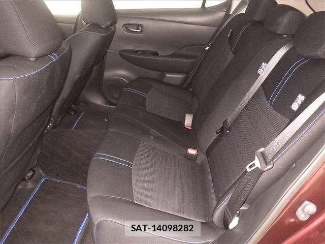 Nissan LEAF 2022 8675773-7