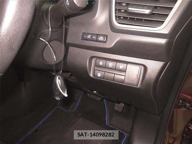Nissan LEAF 2022 8675773-8