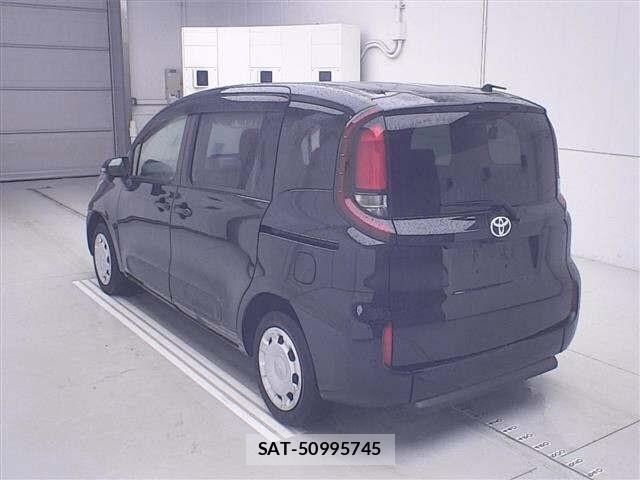 Toyota SIENTA 2024 8764330-1