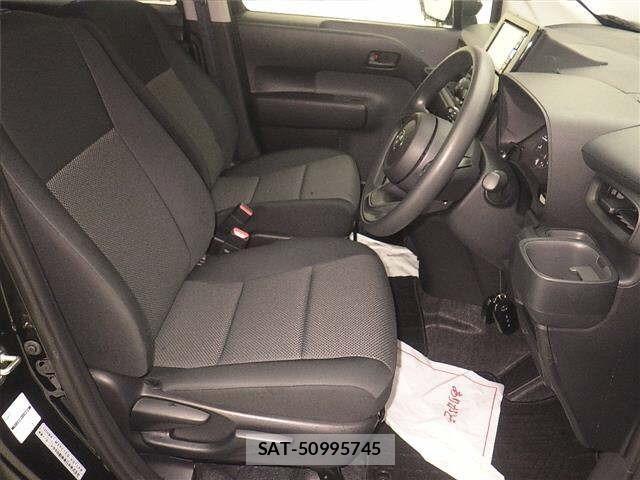 Toyota SIENTA 2024 8764330-5
