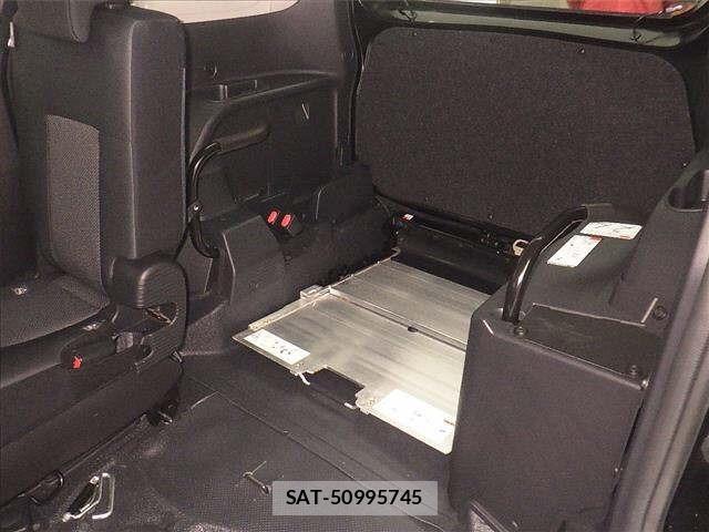 Toyota SIENTA 2024 8764330-7