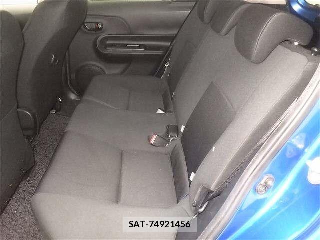 Toyota AQUA 2016 8949768-7