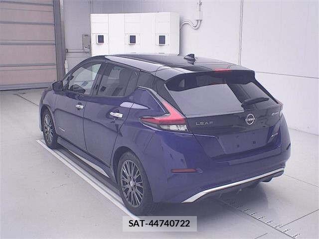 Nissan LEAF 2022 8675776-1