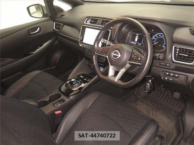 Nissan LEAF 2022 8675776-3