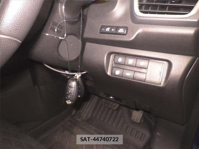 Nissan LEAF 2022 8675776-8