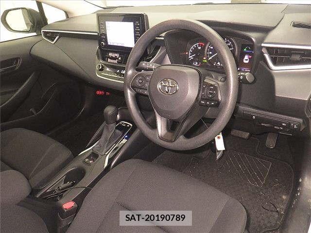 Toyota COROLLA TOURING 2021 8677366-3