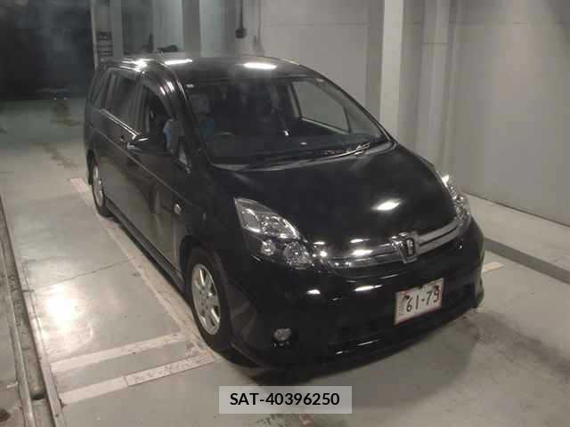 Toyota ISIS 2016 8685309-0