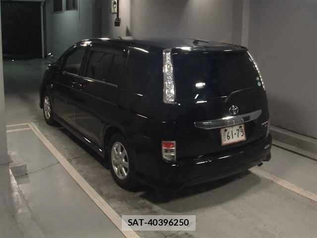 Toyota ISIS 2016 8685309-1