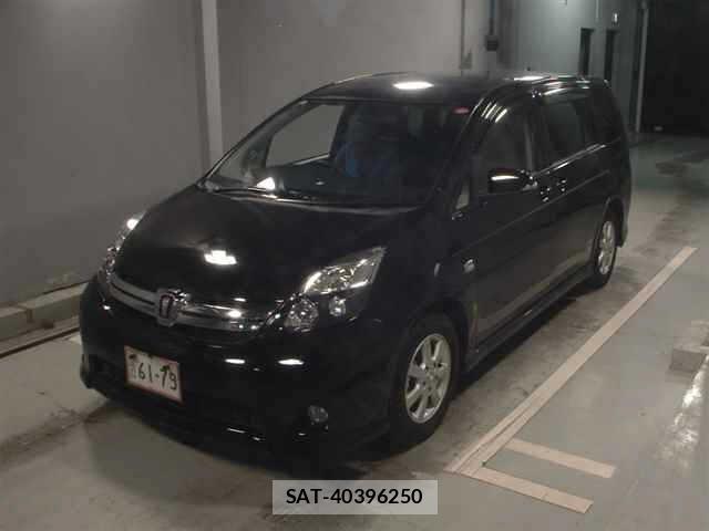 Toyota ISIS 2016 8685309-4