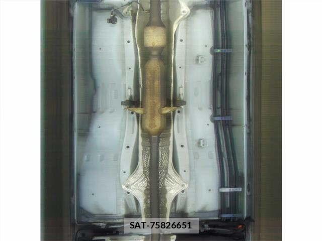 Toyota ISIS 2013 8825619-10
