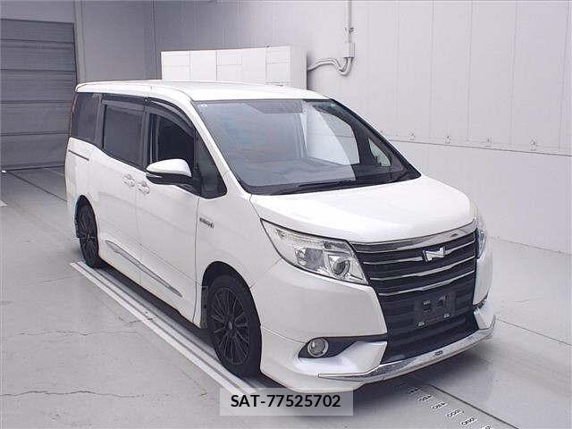 Toyota NOAH 2015 8722686-0