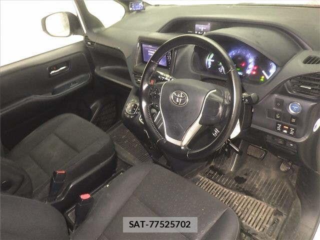 Toyota NOAH 2015 8722686-3