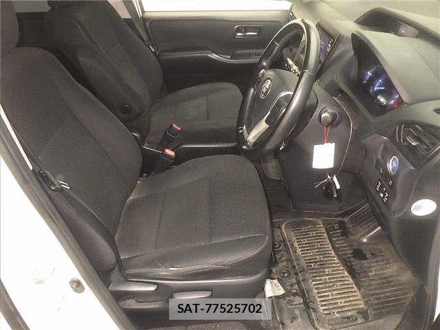 Toyota NOAH 2015 8722686-5
