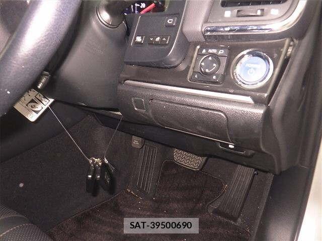 Toyota CROWN 2013 8680458-8