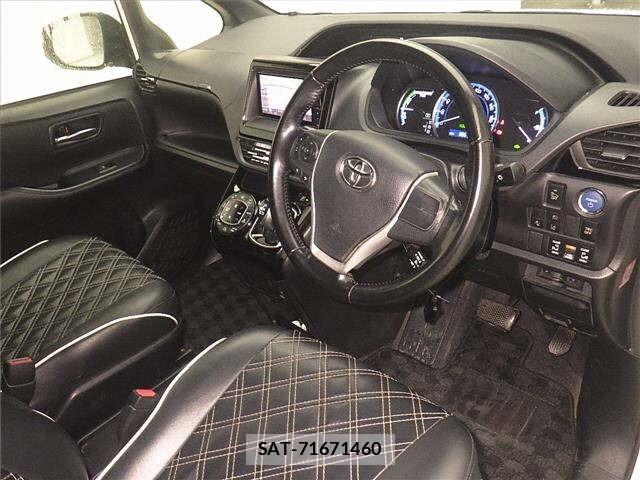 Toyota NOAH 2017 8722687-3