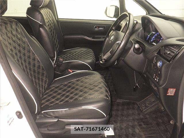 Toyota NOAH 2017 8722687-5