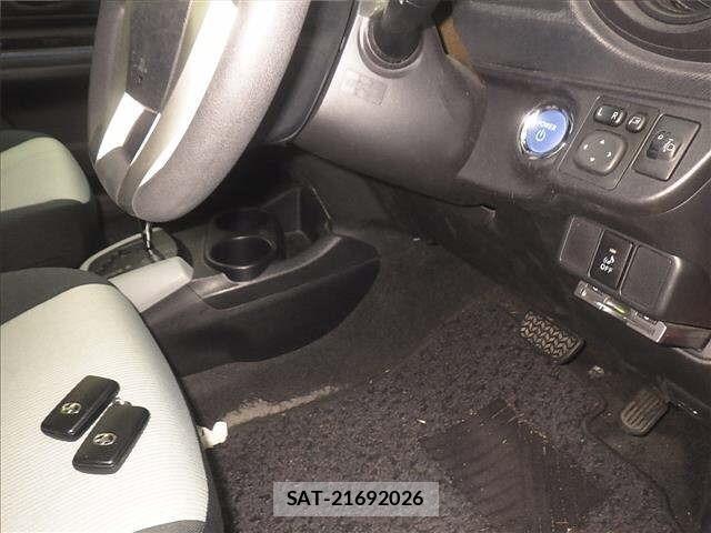 Toyota AQUA 2014 8949791-8