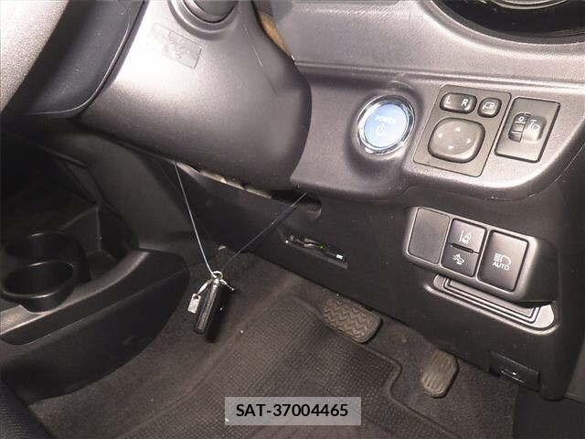 Toyota AQUA 2016 8949792-8