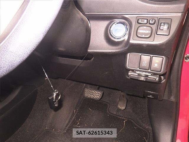 Toyota AQUA 2012 8949799-8