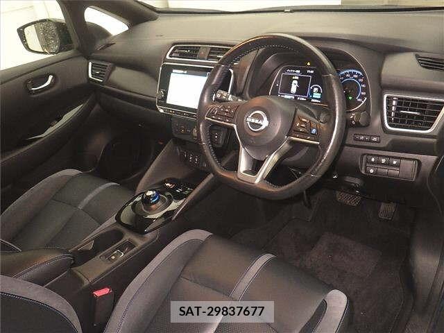 Nissan LEAF 2021 8748246-3