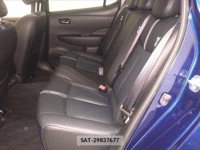 Nissan LEAF 2021 8748246-7