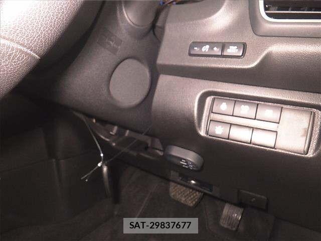 Nissan LEAF 2021 8748246-8