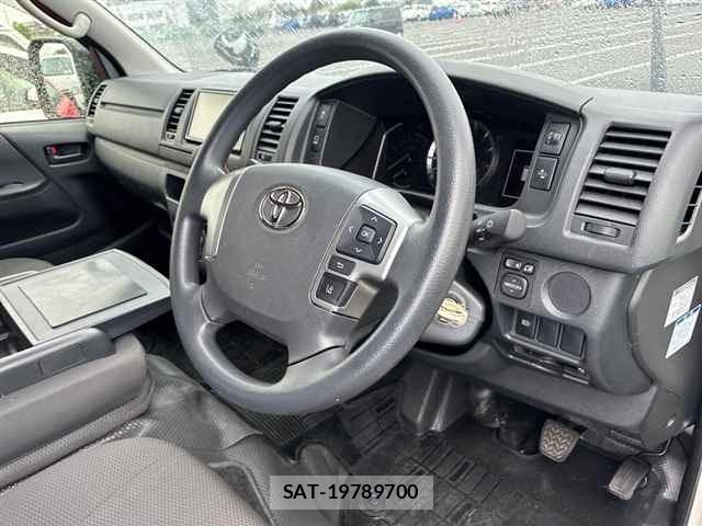 Toyota HIACE VAN 2025 8910193-3