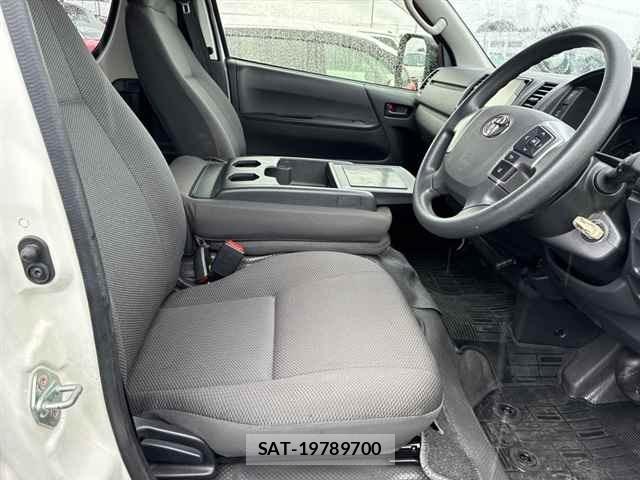 Toyota HIACE VAN 2025 8910193-7
