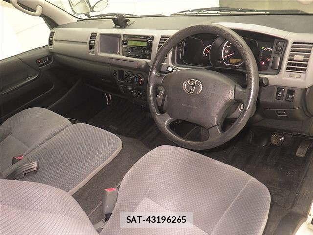 Toyota HIACE COMMUTER 2010 8851344-3