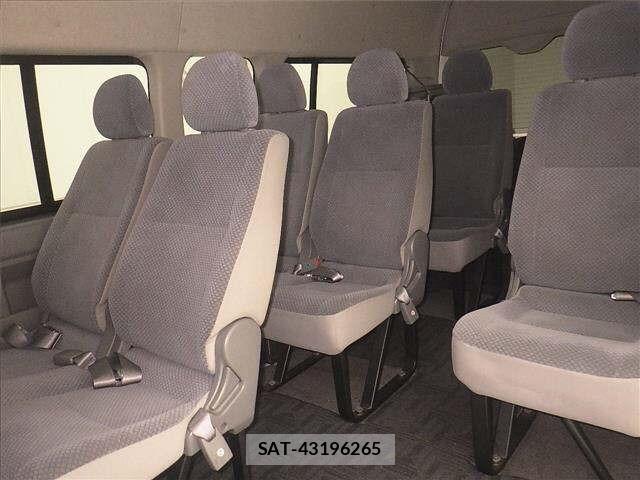 Toyota HIACE COMMUTER 2010 8851344-7
